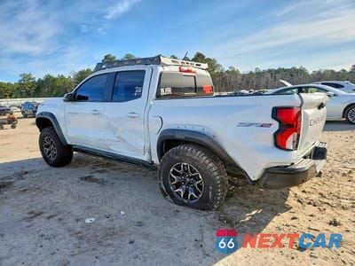Drugie zdjęcie samochodu z przodu: 2023 CHEVROLET COLORADO ZR2 VIN:1GCPTFEK8P1262226 - miniatura