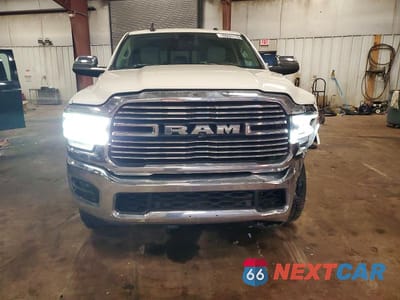 Piąte zdjęcie samochodu w środku: 2019 RAM 2500 LARAMIE VIN:3C6UR5NJXKG562841 - miniatura