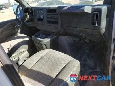 Zdjęcie 8 z 12 samochodu: 2014 CHEV EXPRESS G2500 VIN:1GCWGFCG6E1139116 - miniatura
