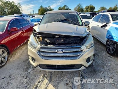 Piąte zdjęcie samochodu w środku: 2017 FORD ESCAPE SE VIN:1FMCU0GD2HUE86126 - miniatura