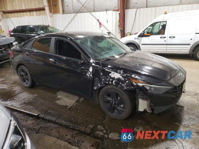 Czwarte zdjęcie samochodu z boku: 2022 HYUNDAI ELANTRA SEL VIN:KMHLM4AG3NU259923 - miniatura