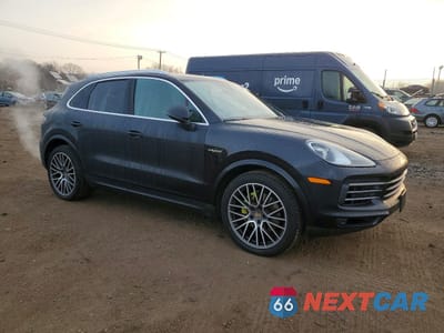 Czwarte zdjęcie samochodu z boku: 2019 PORSCHE CAYENNE SE HYBRID VIN:WP1AE2AY4KDA50934 - miniatura