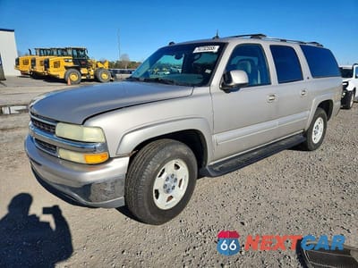 2004 CHEVROLET SUBURBAN C1500 3GNEC16Z44G118912 - główne zdjęcie licytacji z USA - miniatura