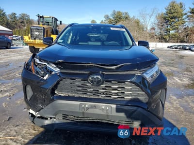 Piąte zdjęcie samochodu w środku: 2023 TOYOTA RAV4 XLE VIN:2T3W1RFV9PW286662 - miniatura