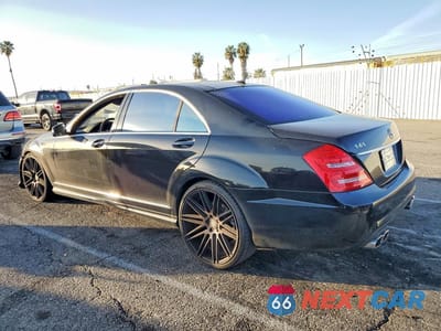Drugie zdjęcie samochodu z przodu: 2011 MERCEDES-BENZ S 550 VIN:WDDNG7BB0BA369209 - miniatura