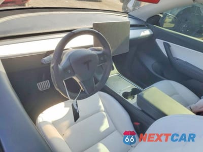 Zdjęcie 8 z 12 samochodu: 2022 TESLA MODEL Y VIN:7SAYGDEF2NF350499 - miniatura