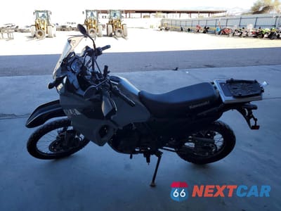 Trzecie zdjęcie samochodu z tyłu: 2023 KAWASAKI KL650 F VIN:ML5KLEF11PDA23820 - miniatura