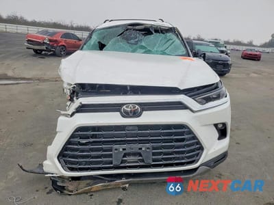 Piąte zdjęcie samochodu w środku: 2024 TOYOTA GRAND HIGHLANDER XLE VIN:5TDAAAB50RS069250 - miniatura
