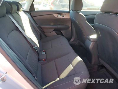 Zdjęcie 10 z 13 samochodu: 2019 KIA FORTE FE VIN:3KPF24AD4KE137563 - miniatura