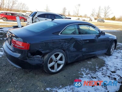 Trzecie zdjęcie samochodu z tyłu: 2010 AUDI A5 PREMIUM PLUS VIN:WAULFAFR5AA076328 - miniatura