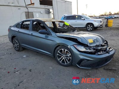 Czwarte zdjęcie samochodu z boku: 2025 VOLKSWAGEN JETTA SPORT VIN:3VWBX7BU1SM084355 - miniatura
