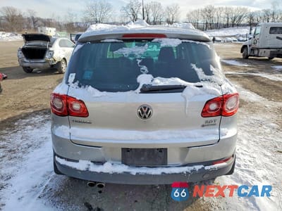 Zdjęcie 6 z 13 samochodu: 2011 VOLKSWAGEN TIGUAN S VIN:WVGBV7AX0BW518992 - miniatura