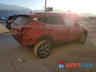 Trzecie zdjęcie samochodu z tyłu: 2021 KIA SELTOS S VIN:KNDEUCA23M7211184 - miniatura