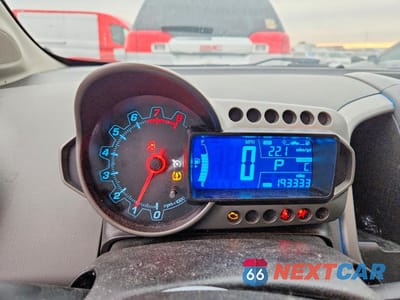 Zdjęcie 9 z 12 samochodu: 2014 CHEVROLET SONIC LT VIN:1G1JC5SH2E4224231 - miniatura