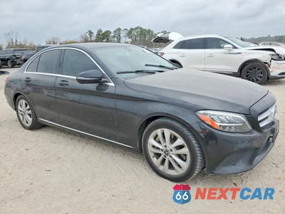 Czwarte zdjęcie samochodu z boku: 2019 MERCEDES-BENZ C 300 VIN:55SWF8DB2KU295317 - miniatura