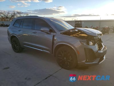 Czwarte zdjęcie samochodu z boku: 2021 CADILLAC XT6 SPORT VIN:1GYKPGRS1MZ177248 - miniatura