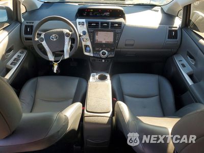 Zdjęcie 8 z 12 samochodu: 2012 TOYOTA PRIUS V VIN:JTDZN3EU3C3109500 - miniatura