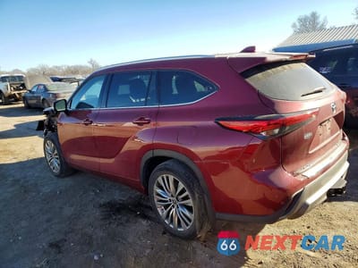 Drugie zdjęcie samochodu z przodu: 2022 TOYOTA HIGHLANDER PLATINUM VIN:5TDFZRBH8NS205111 - miniatura
