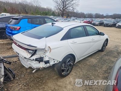 Trzecie zdjęcie samochodu z tyłu: 2025 HYUNDAI ELANTRA SEL SPORT VIN:KMHLM4DG3SU060295 - miniatura