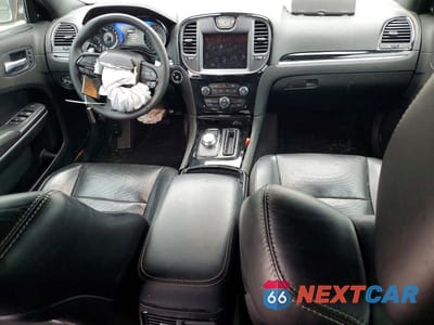 Zdjęcie 8 z 11 samochodu: 2023 CHRYSLER 300 S VIN:2C3CCABT2PH556256 - miniatura