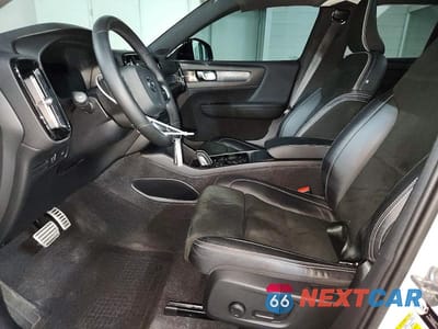 Zdjęcie 7 z 12 samochodu: 2022 VOLVO XC40 T5 R-DESIGN VIN:YV4162UMXN2668070 - miniatura