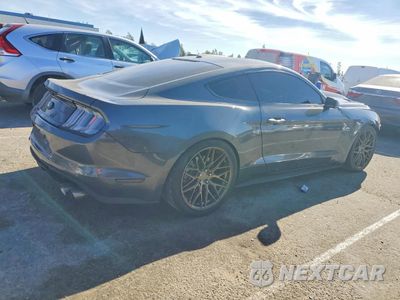 Trzecie zdjęcie samochodu z tyłu: 2020 FORD MUSTANG GT VIN:1FA6P8CF3L5136494 - miniatura