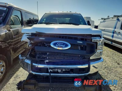 Piąte zdjęcie samochodu w środku: 2022 FORD F350 VIN:1FT7W3B64NEF59741 - miniatura