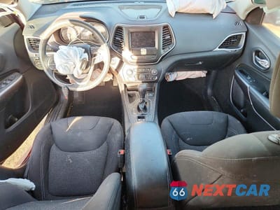 Zdjęcie 8 z 13 samochodu: 2019 JEEP CHEROKEE LATITUDE VIN:1C4PJLCBXKD427952 - miniatura