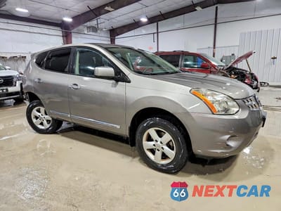 Czwarte zdjęcie samochodu z boku: 2013 NISSAN ROGUE S VIN:JN8AS5MV0DW627905 - miniatura