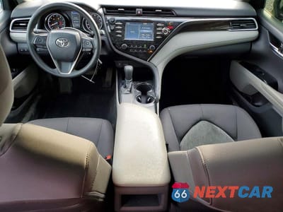 Zdjęcie 8 z 12 samochodu: 2018 TOYOTA CAMRY LE VIN:4T1B11HK3JU566144 - miniatura