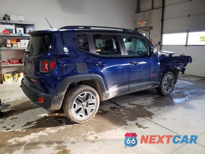 Trzecie zdjęcie samochodu z tyłu: 2016 JEEP RENEGADE TRAILHAWK VIN:ZACCJBCT4GPC47487 - miniatura