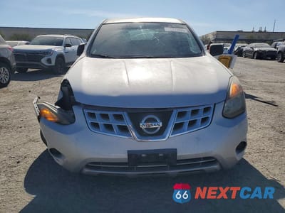 Piąte zdjęcie samochodu w środku: 2014 NISSAN ROGUE SELECT S VIN:JN8AS5MT3EW602447 - miniatura