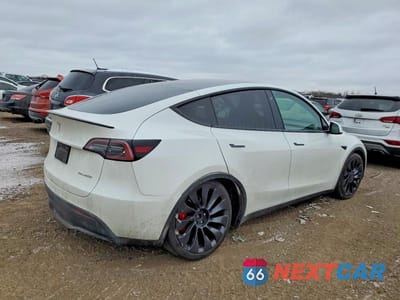 Trzecie zdjęcie samochodu z tyłu: 2021 TESLA MODEL Y VIN:5YJYGDEF6MF251776 - miniatura