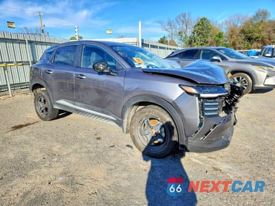 Czwarte zdjęcie samochodu z boku: 2025 NISSAN KICKS SV VIN:3N8AP6CA2SL304612 - miniatura