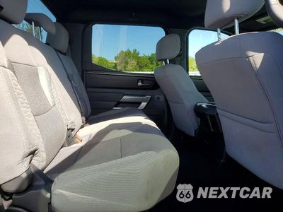 Zdjęcie 10 z 12 samochodu: 2025 TOYOTA TUNDRA CREWMAX SR VIN:5TFLA5DB1SX284459 - miniatura