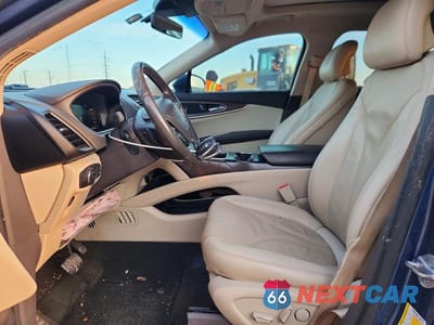 Zdjęcie 7 z 14 samochodu: 2019 LINCOLN NAUTILUS RESERVE VIN:2LMPJ6LP5KBL51446 - miniatura