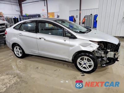 Czwarte zdjęcie samochodu z boku: 2018 FORD FIESTA SE VIN:3FADP4BJ2JM139903 - miniatura