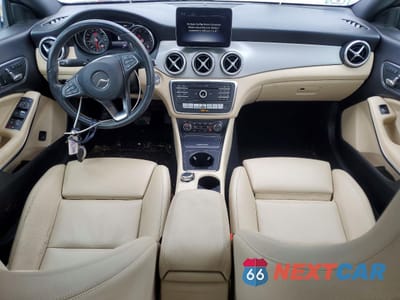 Zdjęcie 8 z 12 samochodu: 2019 MERCEDES-BENZ CLA 250 VIN:WDDSJ4EB3KN725370 - miniatura