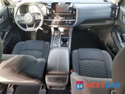 Zdjęcie 8 z 14 samochodu: 2022 NISSAN PATHFINDER SV VIN:5N1DR3BC2NC246646 - miniatura