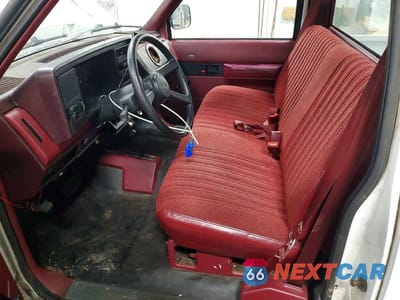 Zdjęcie 7 z 12 samochodu: 1988 CHEVROLET GMT-400 K2500 VIN:1GCFK24K5JZ172792 - miniatura