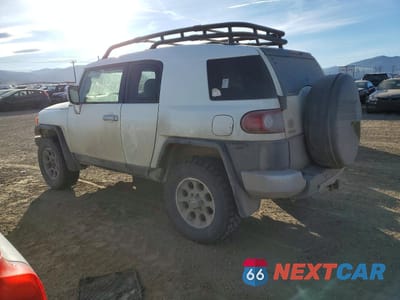 Drugie zdjęcie samochodu z przodu: 2012 TOYOTA FJ CRUISER VIN:JTEBU4BFXCK133021 - miniatura