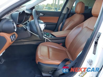 Zdjęcie 7 z 14 samochodu: 2018 ALFA ROMEO GIULIA Q4 VIN:ZARFAEDN1J7573529 - miniatura