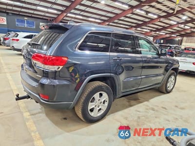 Trzecie zdjęcie samochodu z tyłu: 2015 JEEP GRAND CHEROKEE LAREDO VIN:1C4RJFAG2FC191351 - miniatura