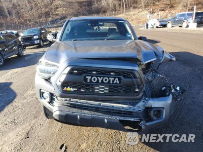 Piąte zdjęcie samochodu w środku: 2019 TOYOTA TACOMA ACCESS CAB VIN:5TFRX5GN0KX154428 - miniatura