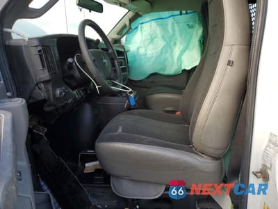 Zdjęcie 7 z 13 samochodu: 2022 GMC SAVANA G2500 VIN:1GTW7AFP5N1168380 - miniatura