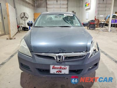 Piąte zdjęcie samochodu w środku: 2007 HONDA ACCORD EX VIN:1HGCM56897A182976 - miniatura