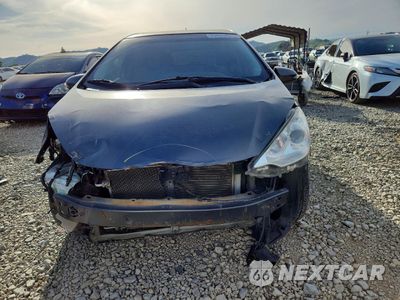 Piąte zdjęcie samochodu w środku: 2014 TOYOTA PRIUS C ONE VIN:JTDKDTB36E1563044 - miniatura