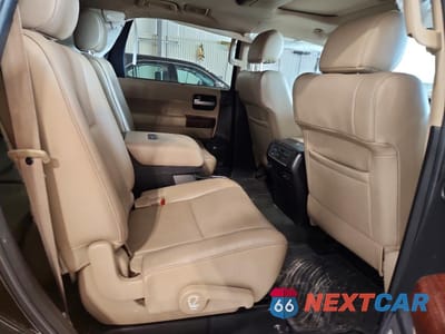 Zdjęcie 11 z 13 samochodu: 2016 TOYOTA SEQUOIA PLATINUM VIN:5TDDW5G11GS140626 - miniatura
