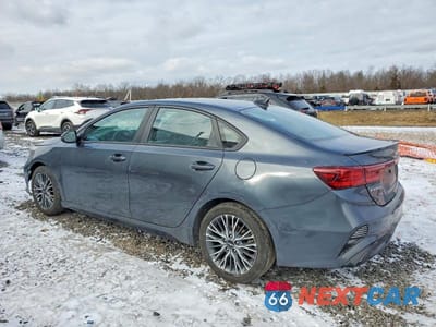 Drugie zdjęcie samochodu z przodu: 2023 KIA FORTE GT LINE VIN:3KPF54AD8PE646196 - miniatura