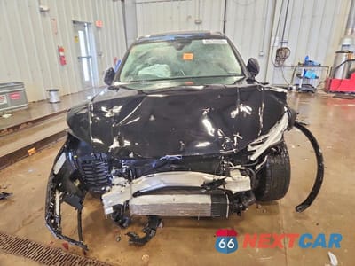 Piąte zdjęcie samochodu w środku: 2019 AUDI Q5 PREMIUM VIN:WA1ANAFY8K2138685 - miniatura